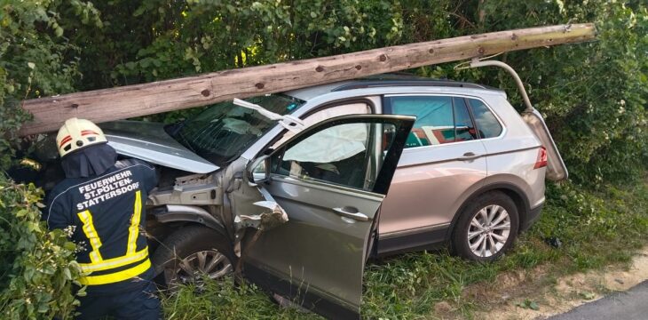 Verkehrsunfall mit eingeklemmter Person • 24. Juli 2024, 10:29 Uhr